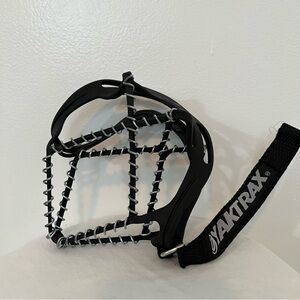 New no box Yaktrax Walk  Winter Traction Cleats Snow Ice Black Size M 11